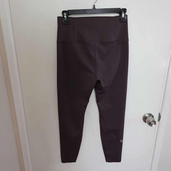 Vuori Women's Charcoal Leggings - Picture 11 of 12